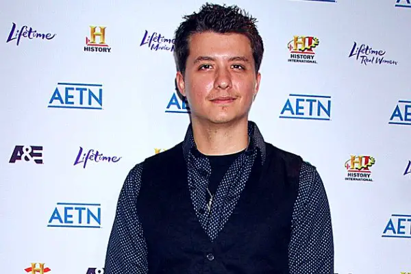 Ryan Buell