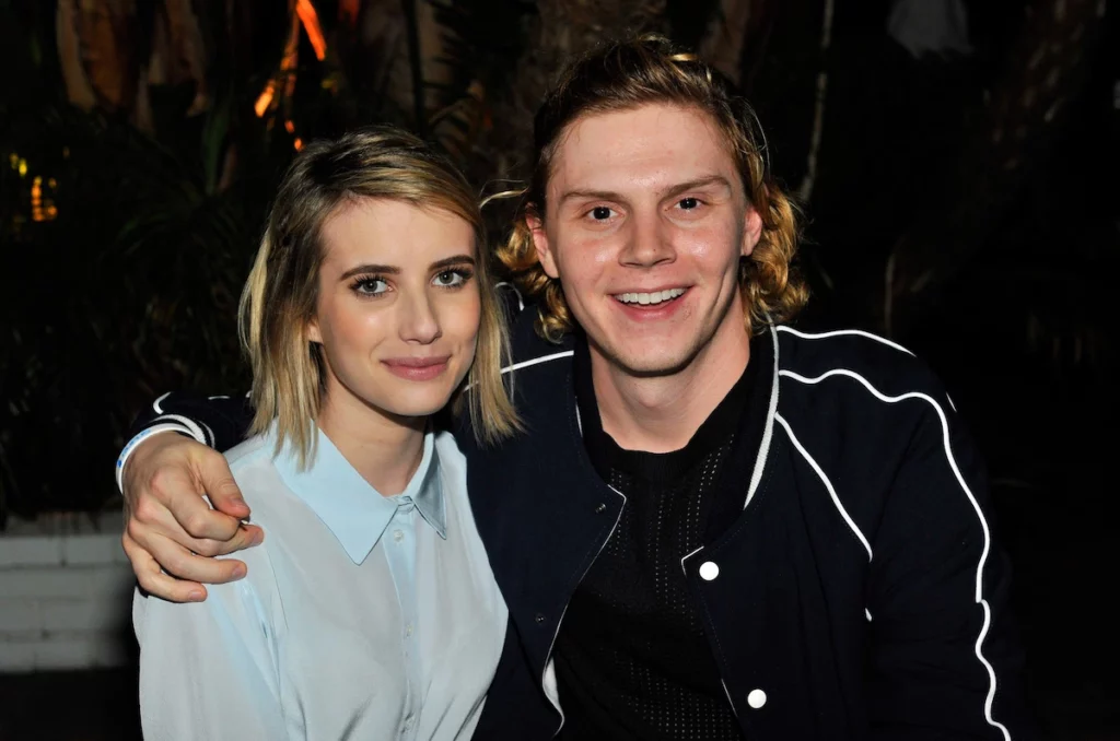 Evan-Peters-Emma-Roberts-relationship